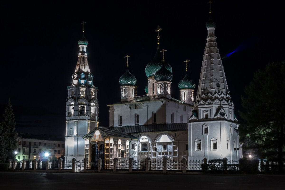 Ночной летний храм