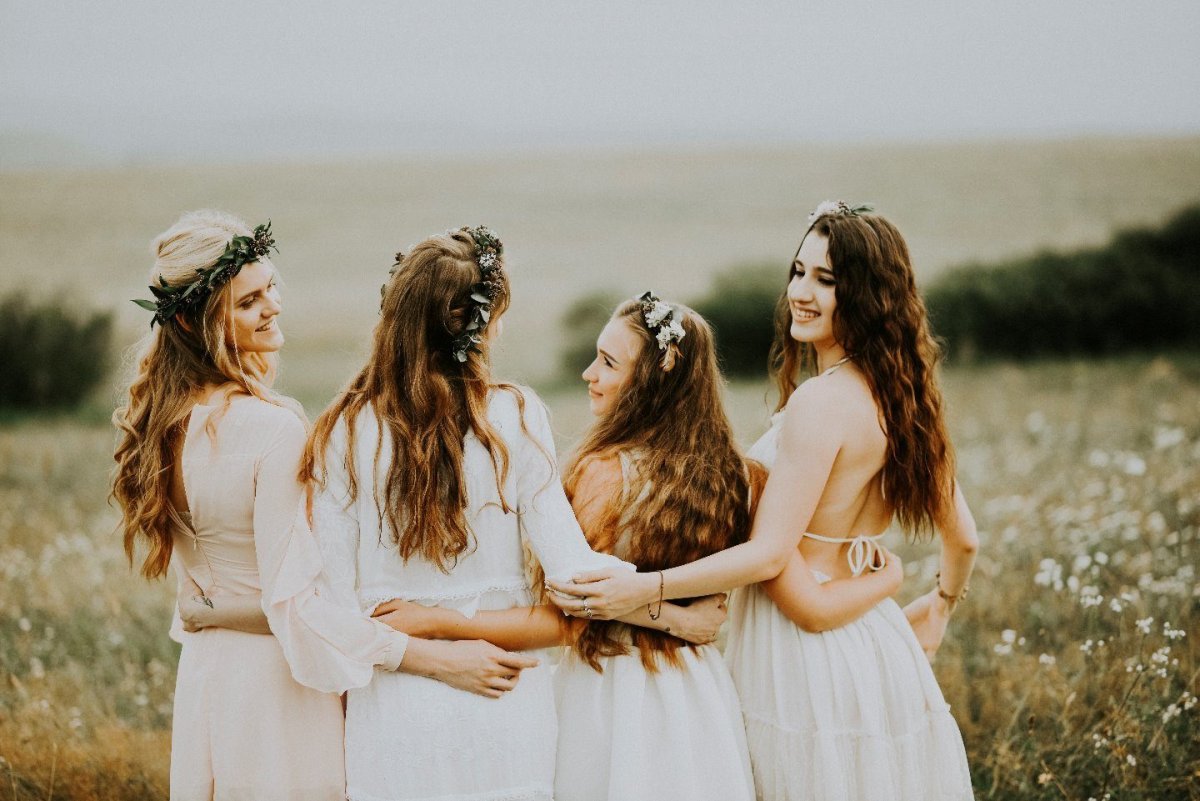 Женский круг на природе