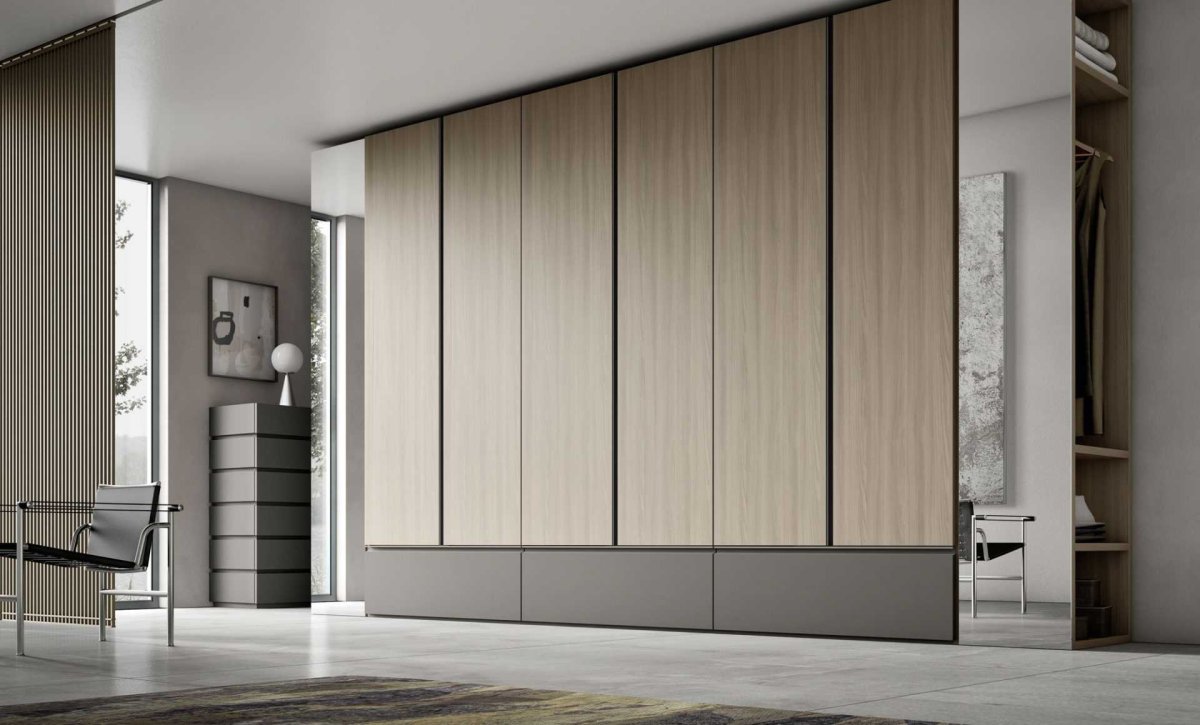 Стильный шкаф в коридор