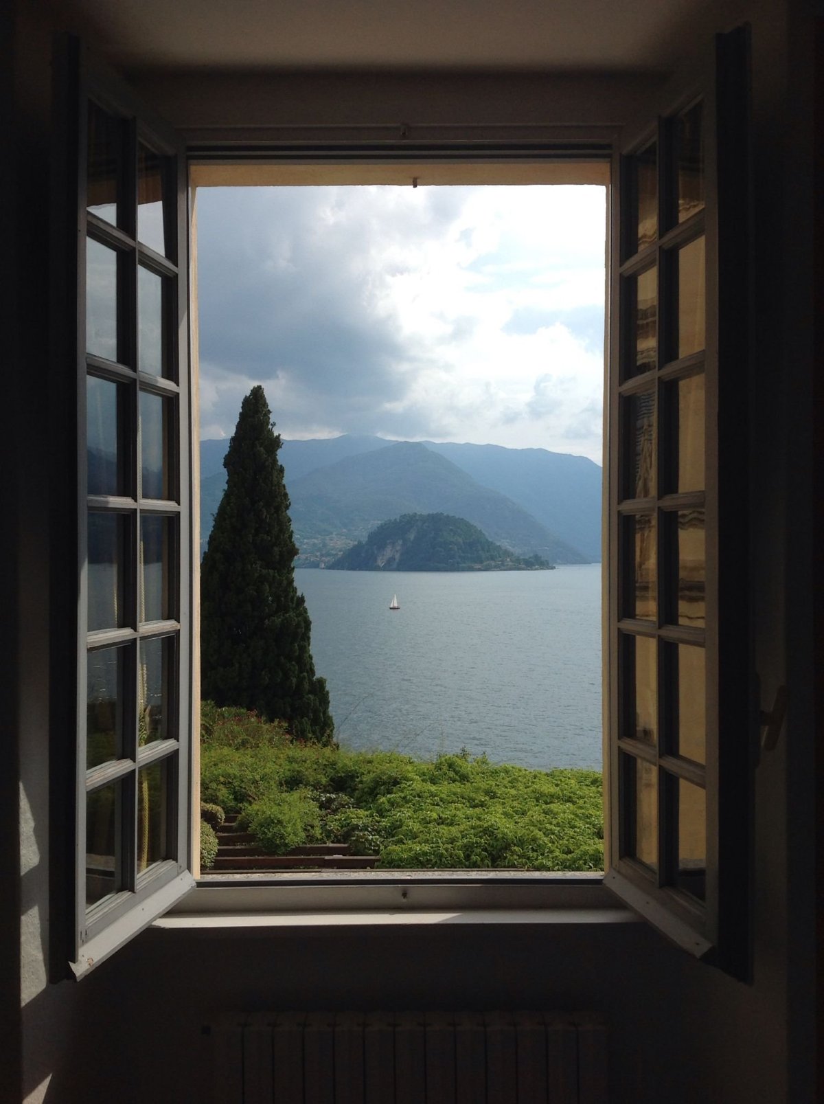 Открытое окно