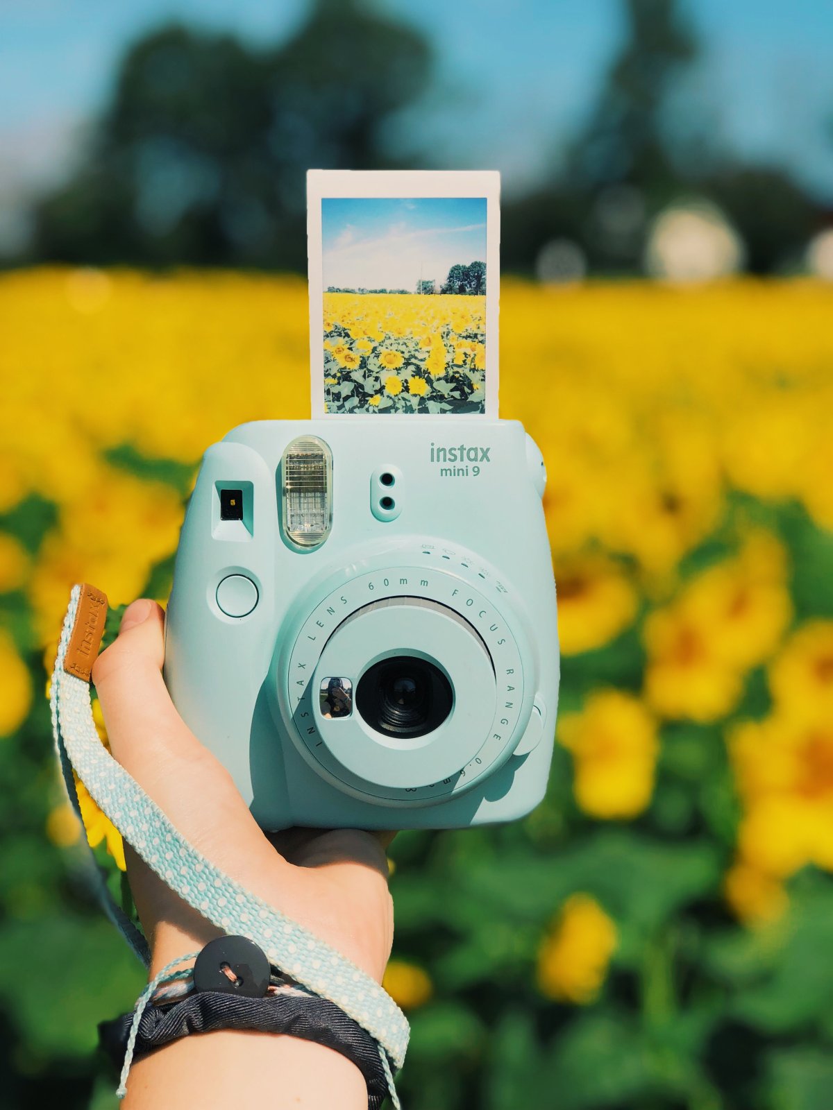 Камера полароид Instax