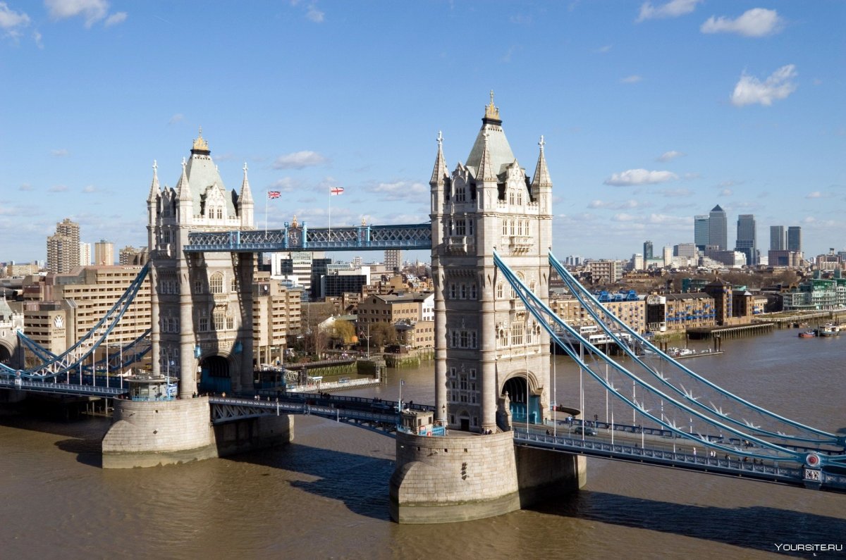 Тауэрский мост в Англии