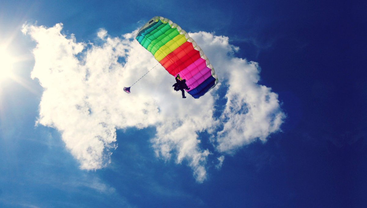 Смешной парашютист рисунок