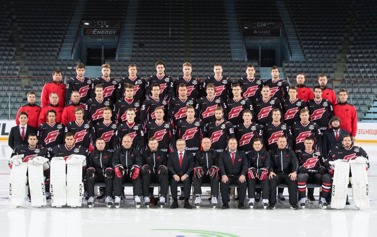 Хоккейная команда Авангард Омск