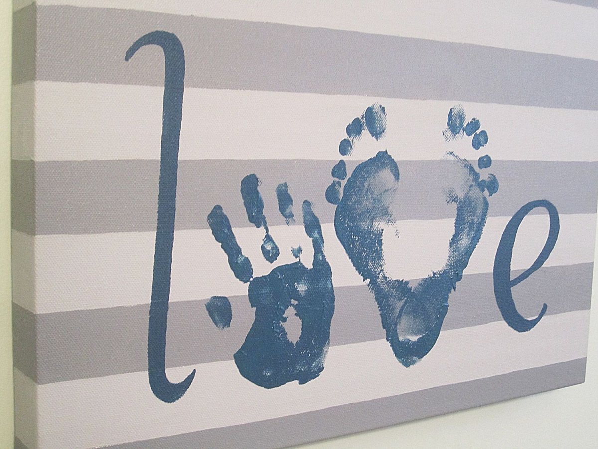 Отпечатки рук на холсте