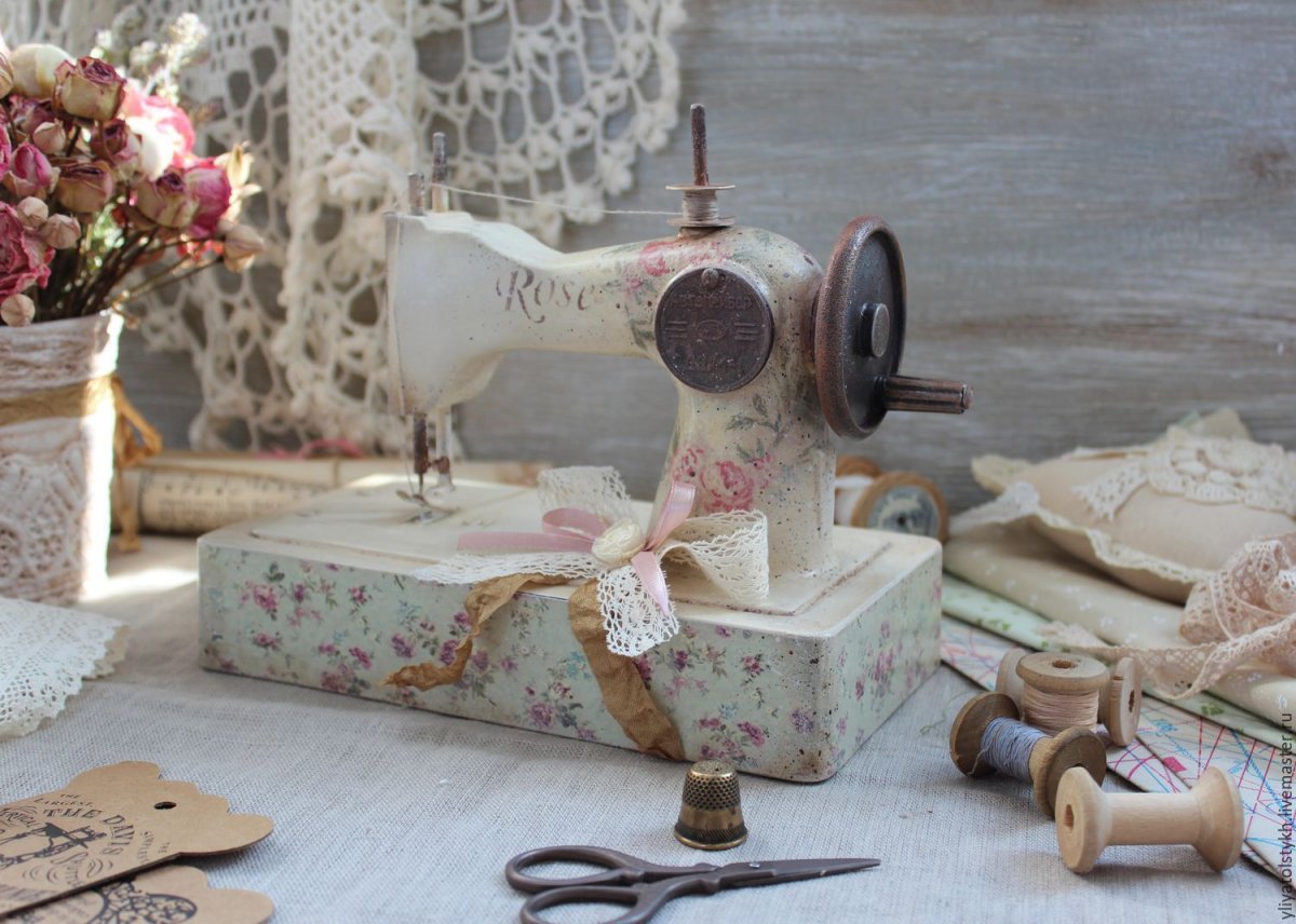 Швейная машинка Винтаж Ватерколор
