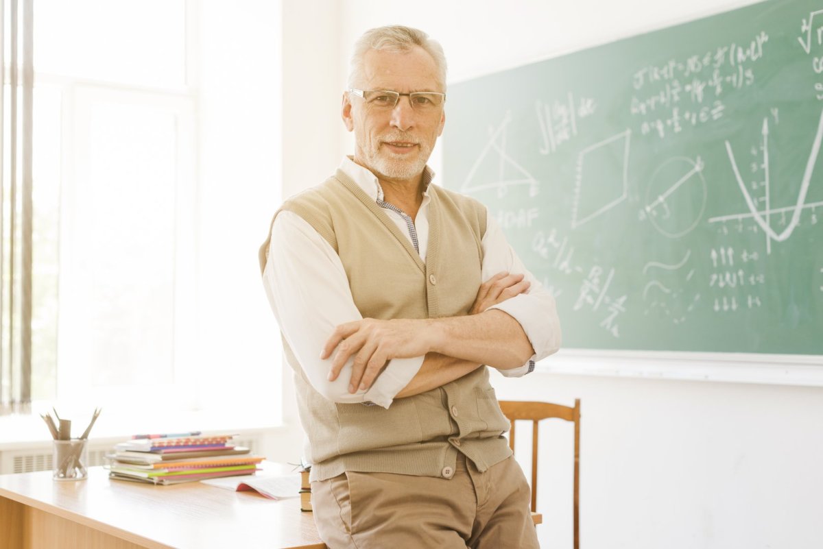 Учитель рассказывает