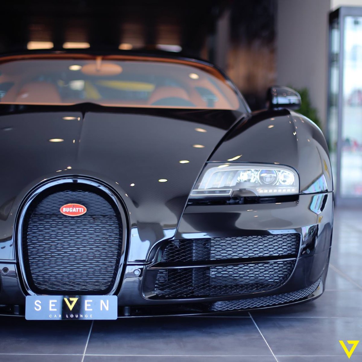 Бугатти Вейрон капот