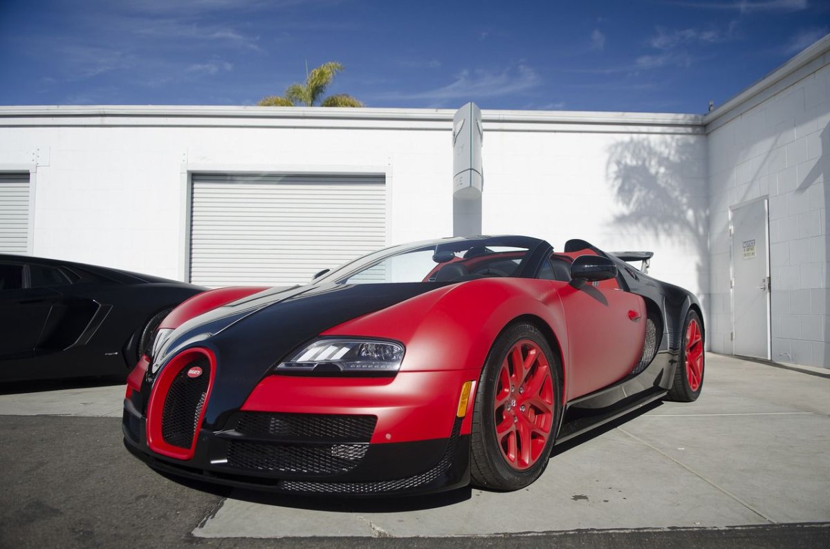 Bugatti Veyron Grand Sport Vitesse Red