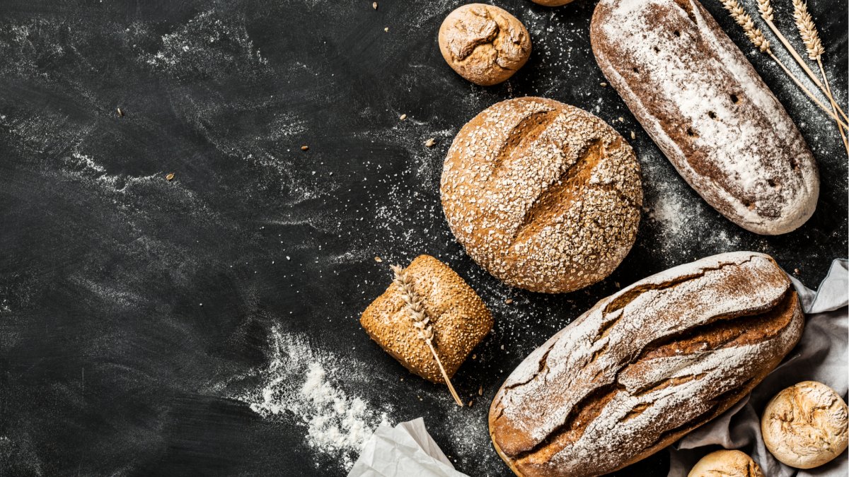 Ржаной хлеб на столе