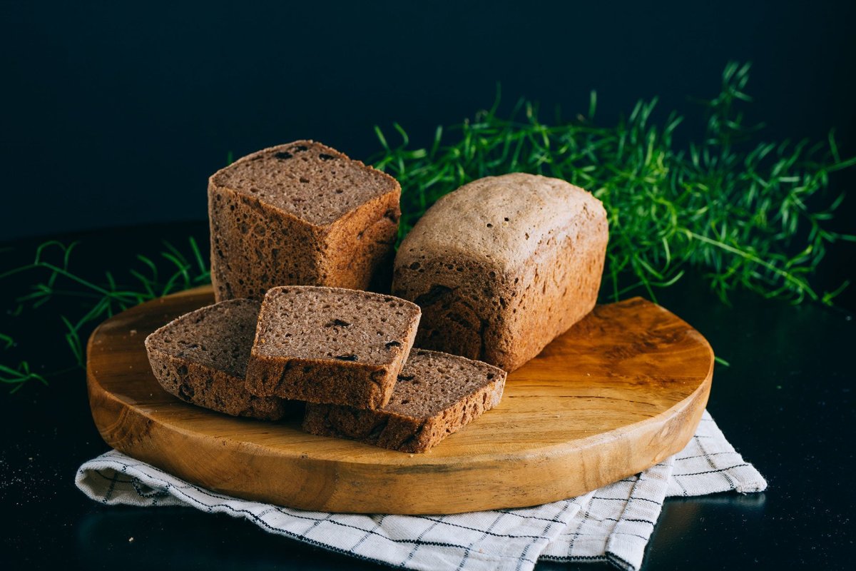 Белый хлеб и черный хлеб