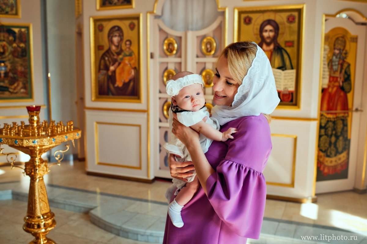Фотосессия в храме крестины