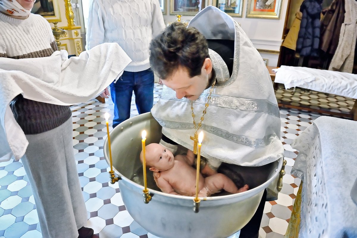 Купель для крещения младенцев