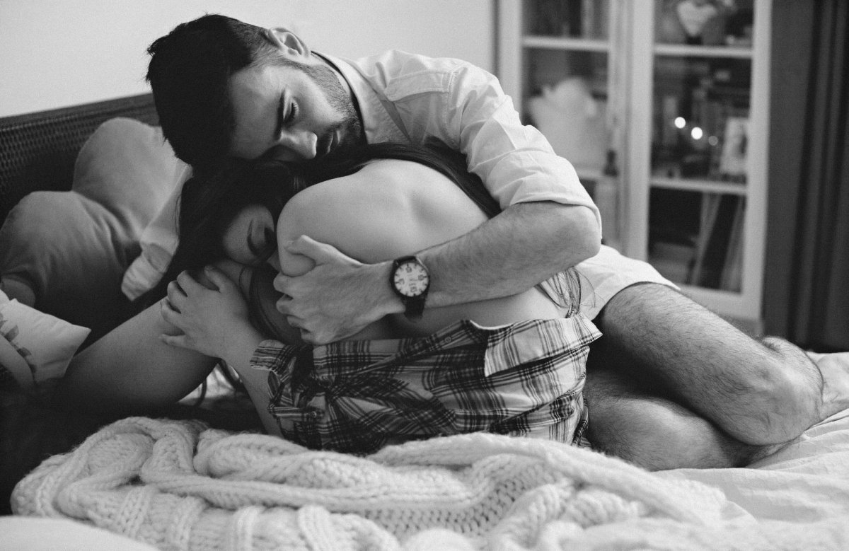 Крепкие объятия