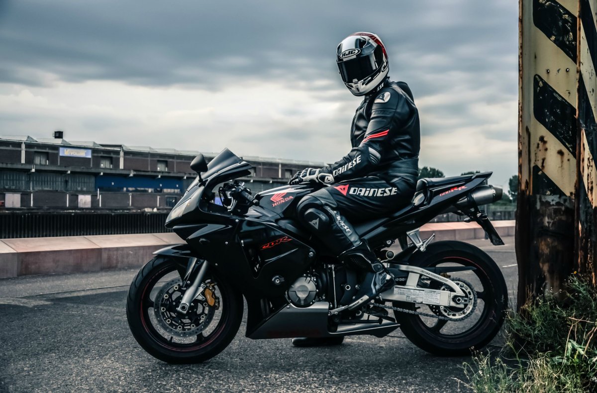 Хонда cbr1000rr с пилотом