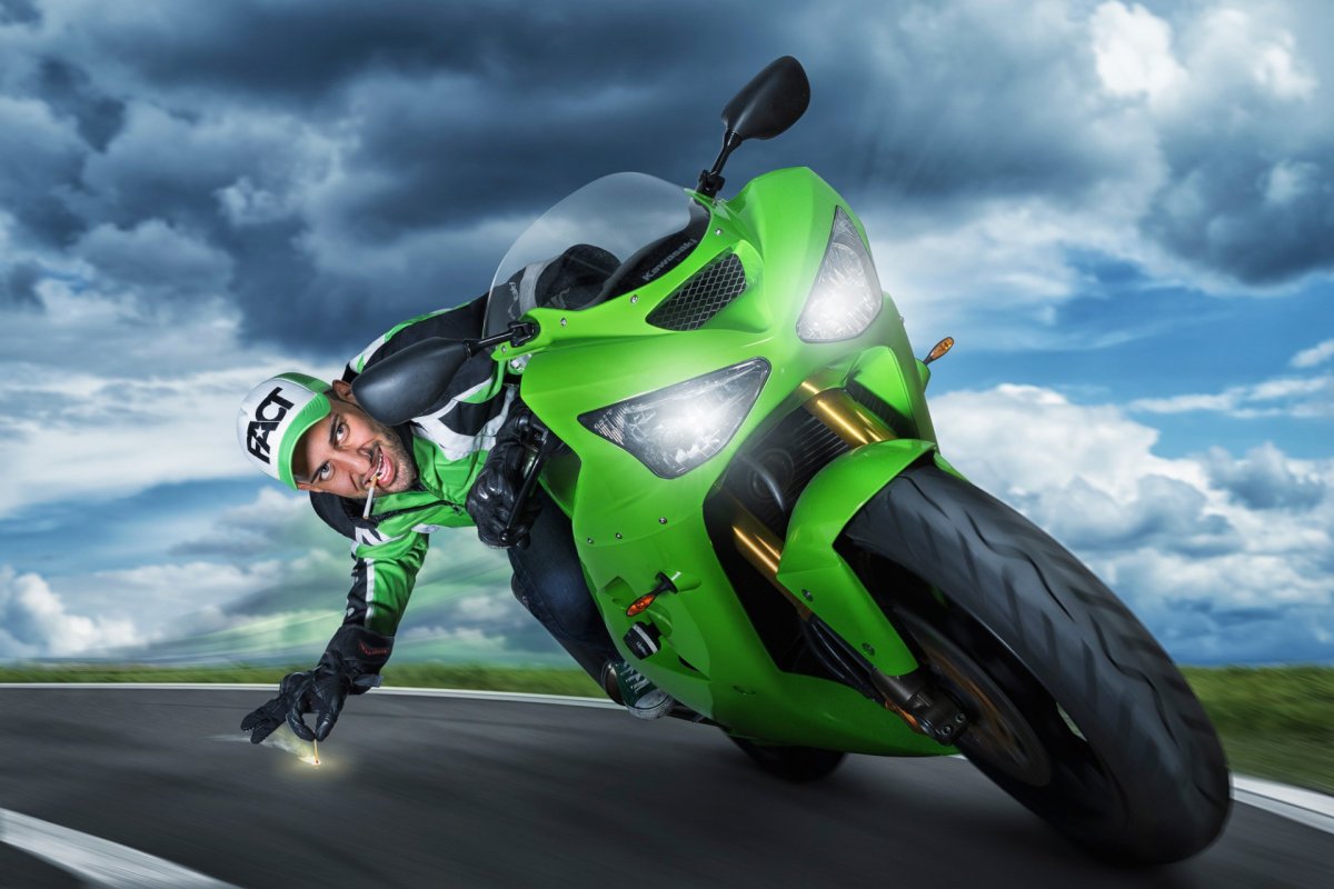 Человек на мотоцикле