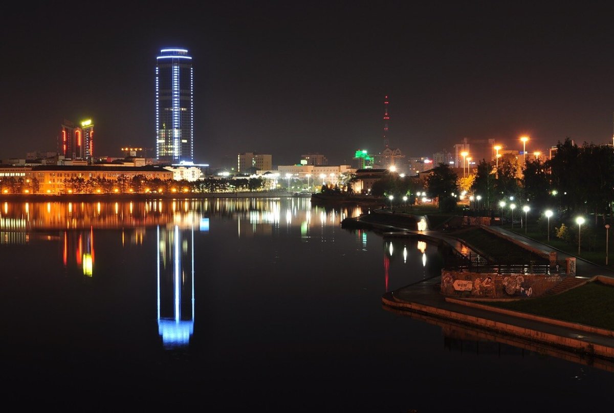 Ночной Высоцкий Екатеринбург