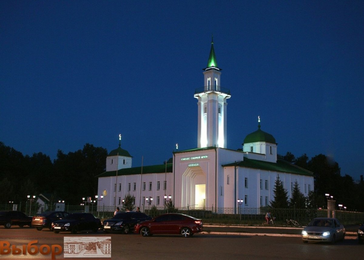 Салават Юлаев памятник в Уфе ночью