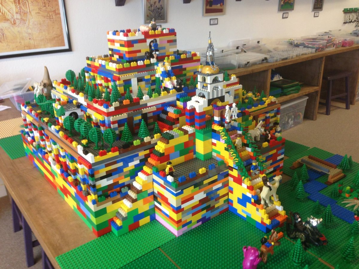 Конструктор для конструирования в детском саду