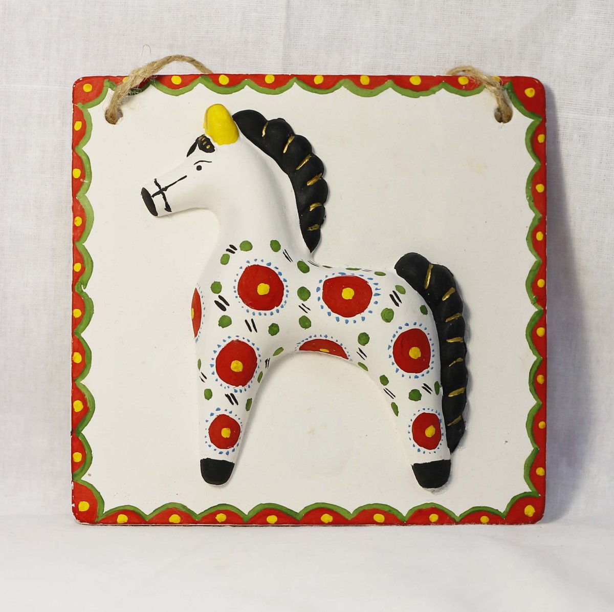 Глиняная лошадка Дымковская