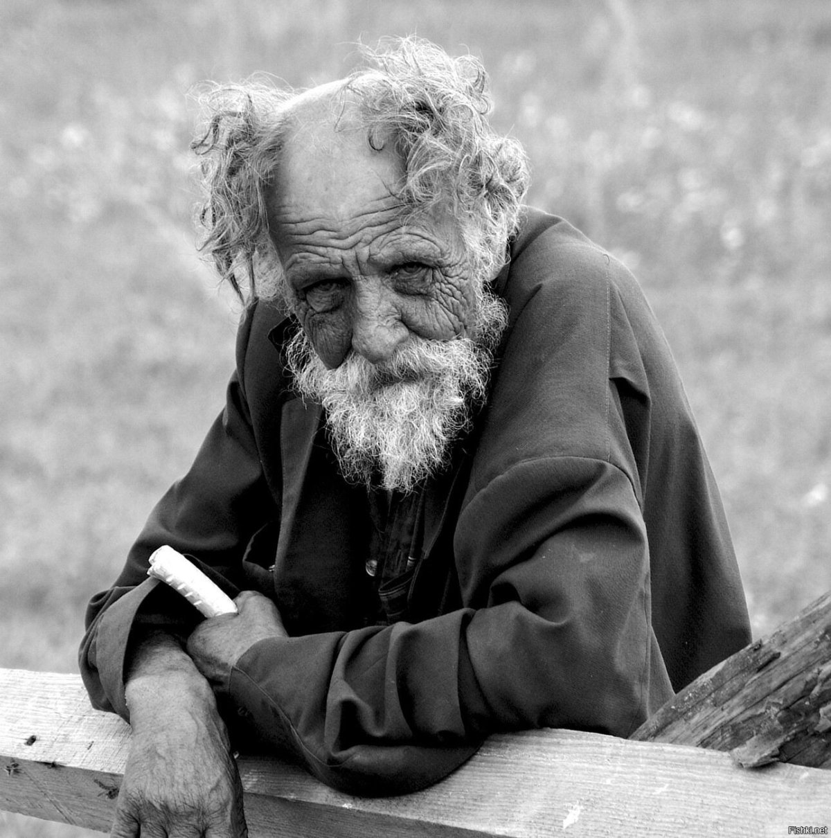 Грустный дедушка