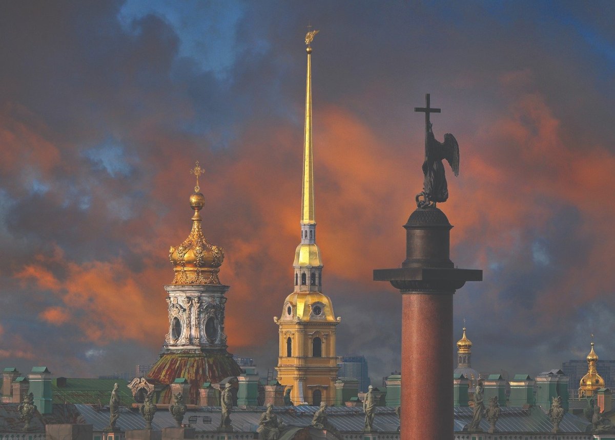 Ангел на шпиле Петропавловской крепости в Санкт-Петербурге