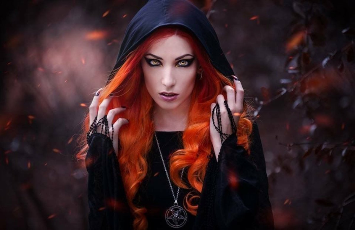 Красивая ведьма