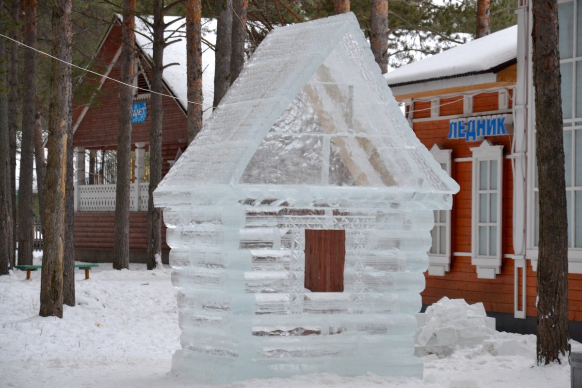 Декорации зимний лес