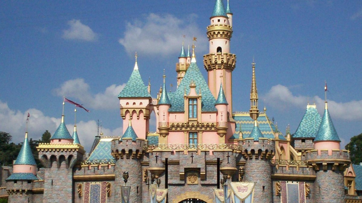 Диснейленд замок спящей красавицы