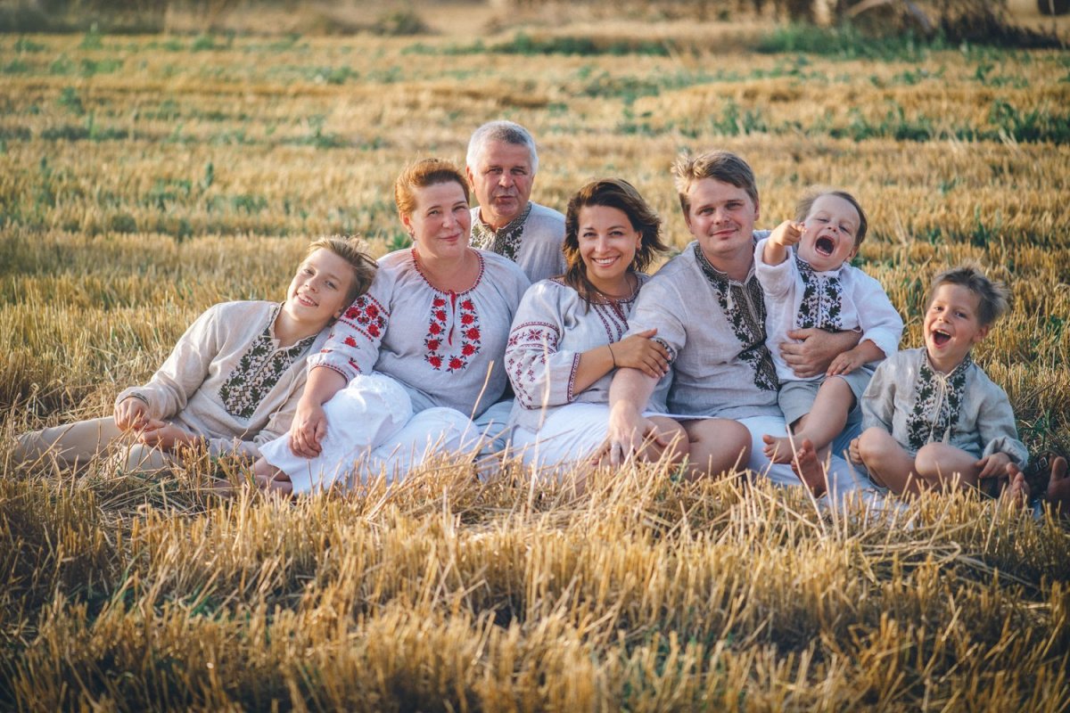 Счастливая русская семья