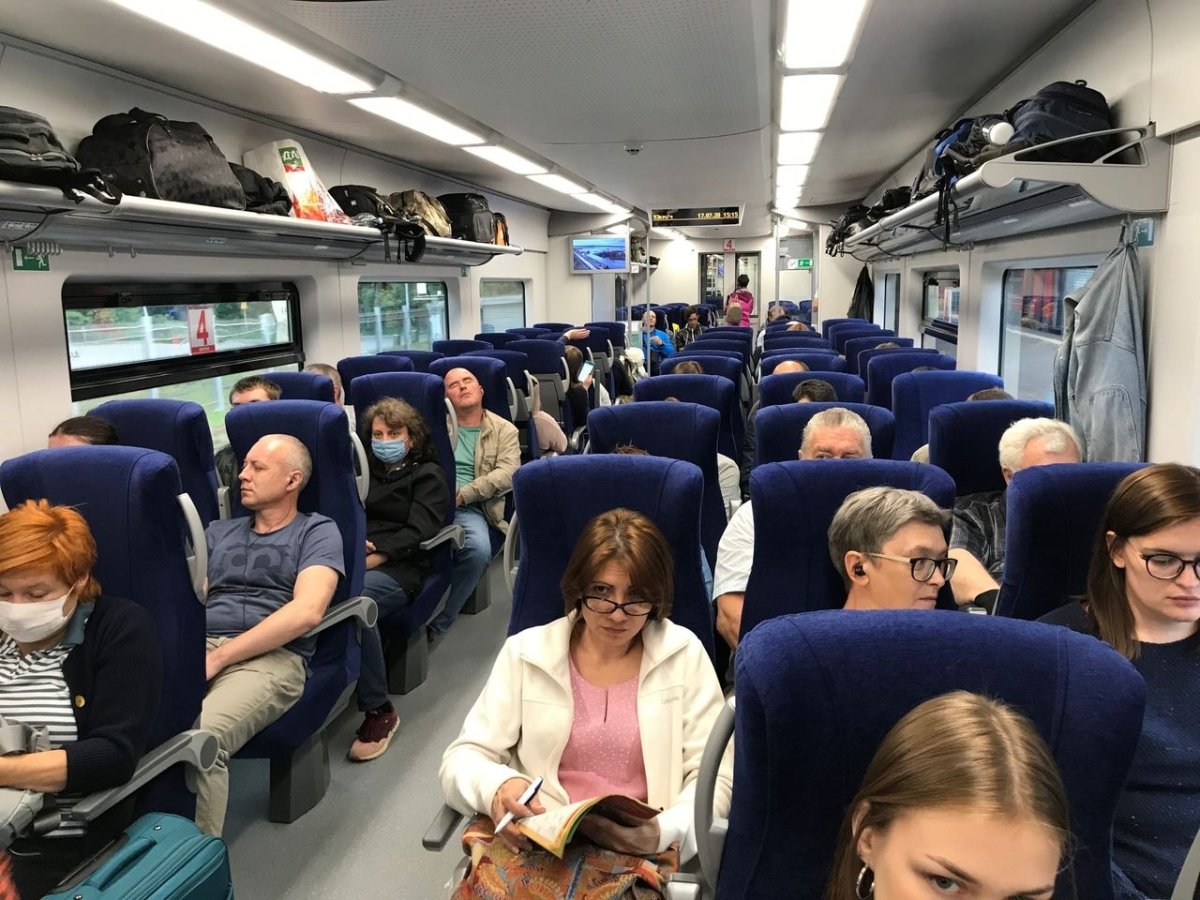 Поезд ВСМ Уральские локомотивы