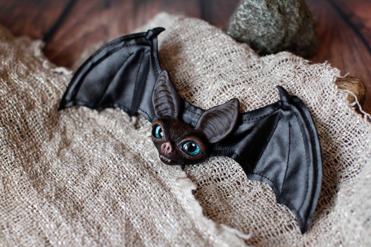 Летучая мышь игрушка