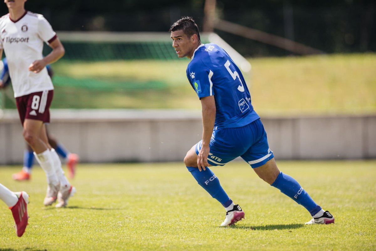 Обои айфон 11 Динамо хк