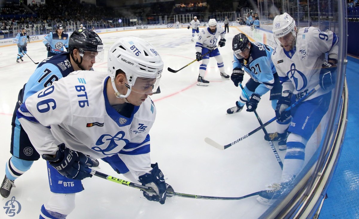 Динамо Москва футбольный клуб