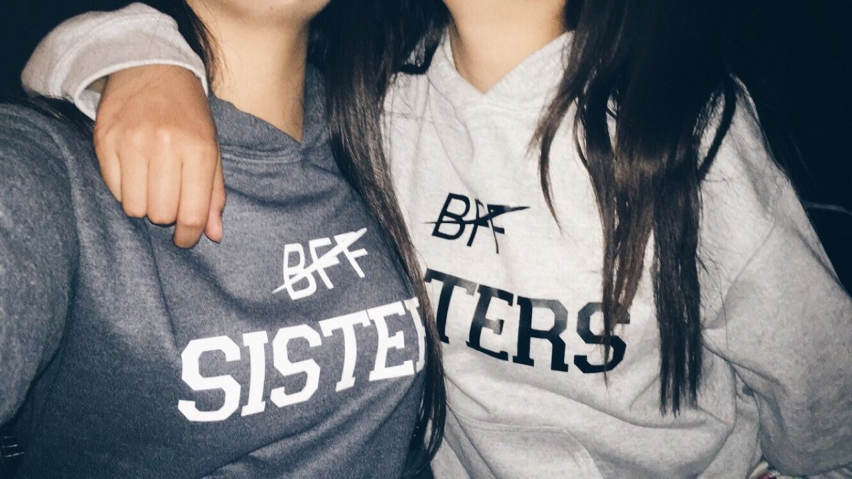 Статусы про двух сестер