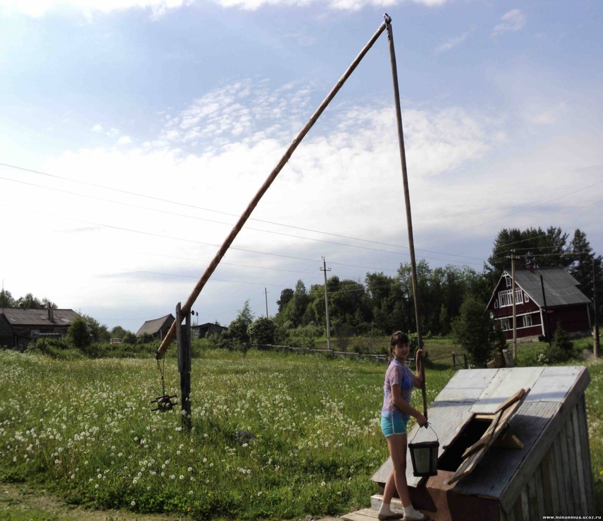 Деревенский колодец с журавлем