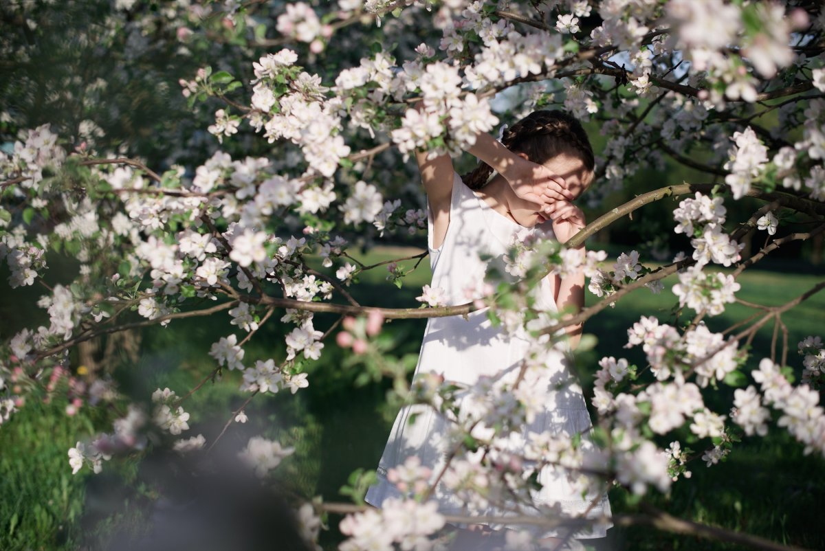 Девушка Цветущая вишня