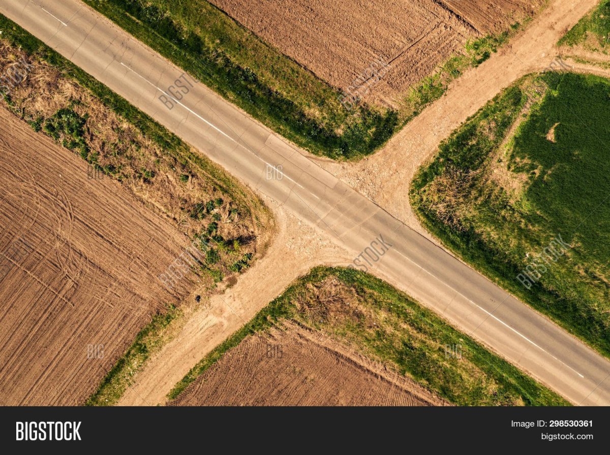 Знаки дорожного движения на дороге