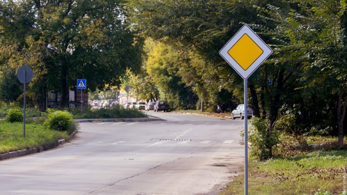 Дорога со знаками вектор