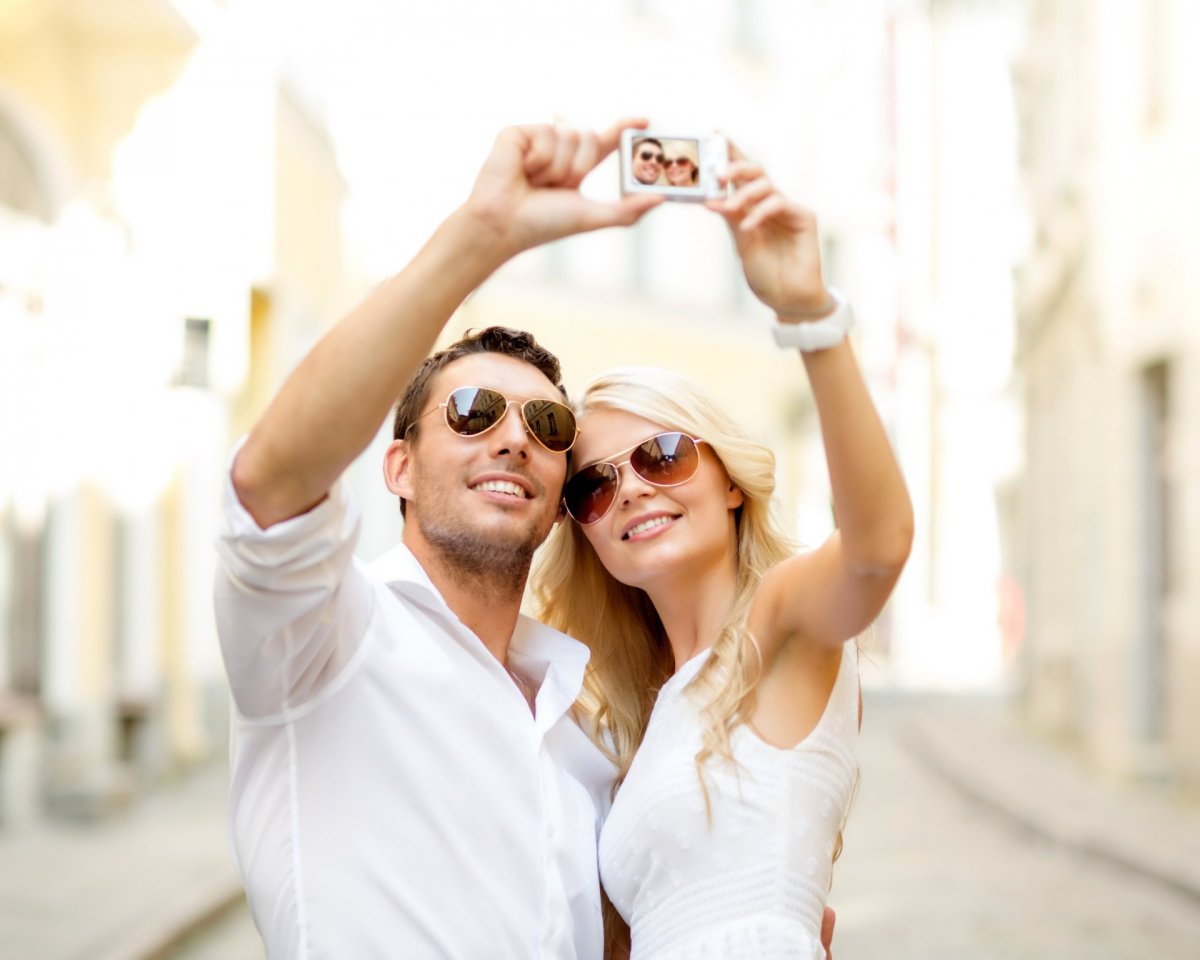 Мужчина и женщина блондинка