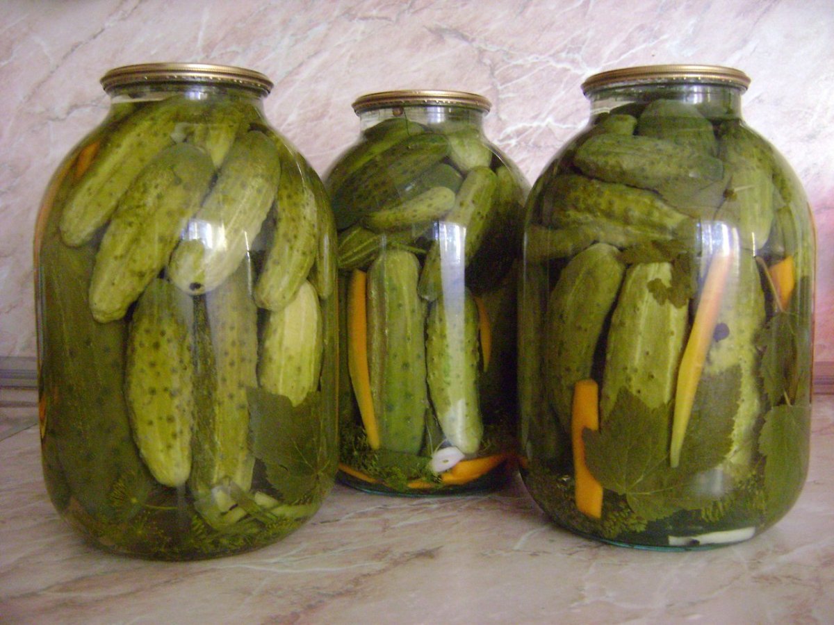 Рисование " огурцы в банке"