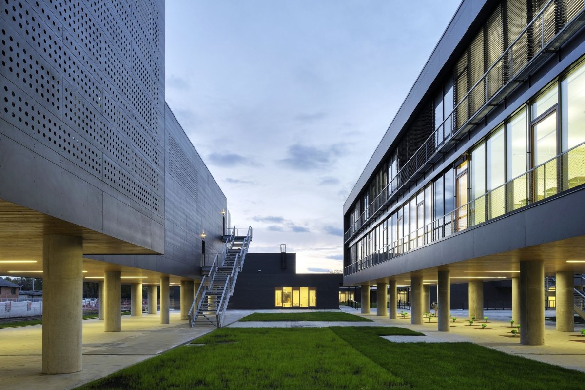 Люксембург здания современной школы