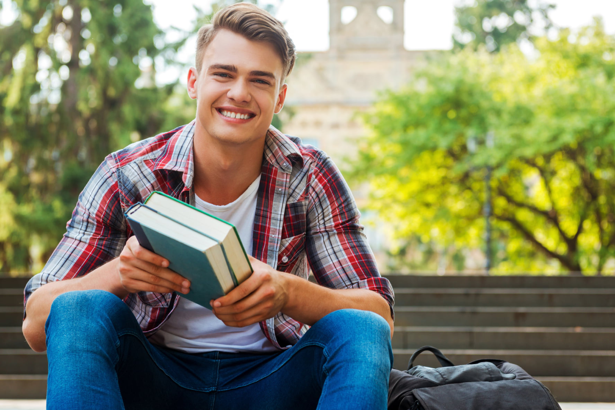 Мальчик студент