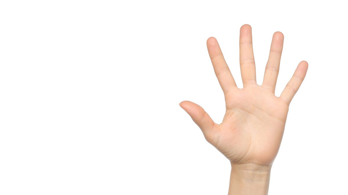 Рука показывает 5