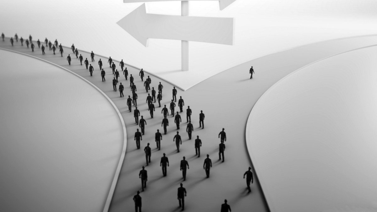 Человек на распутье дорог