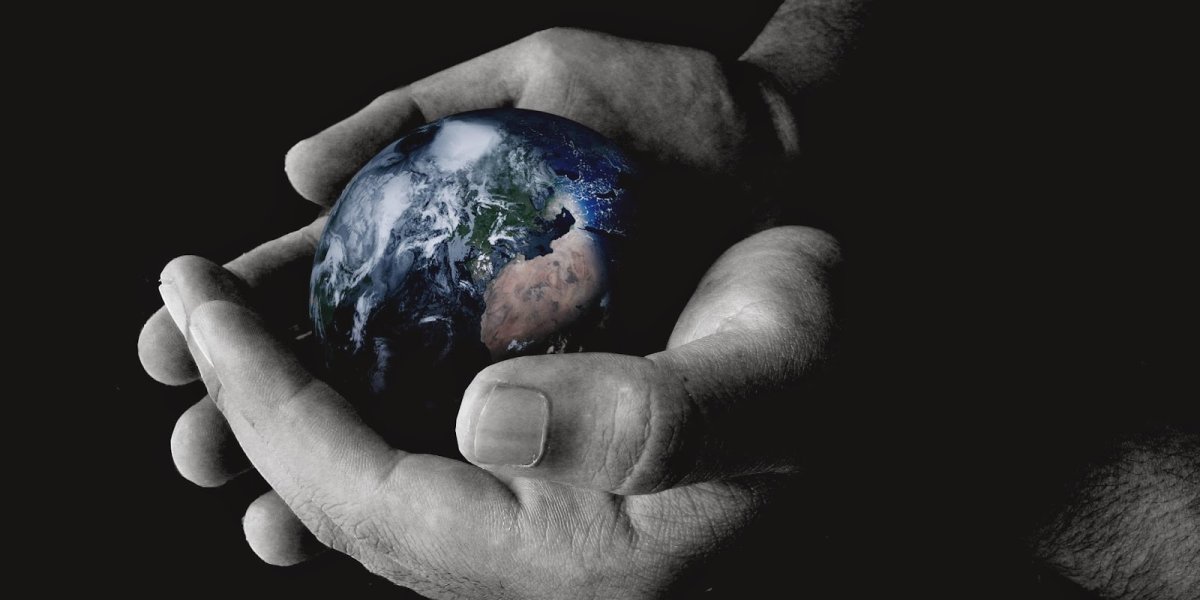 Земля в руках человека