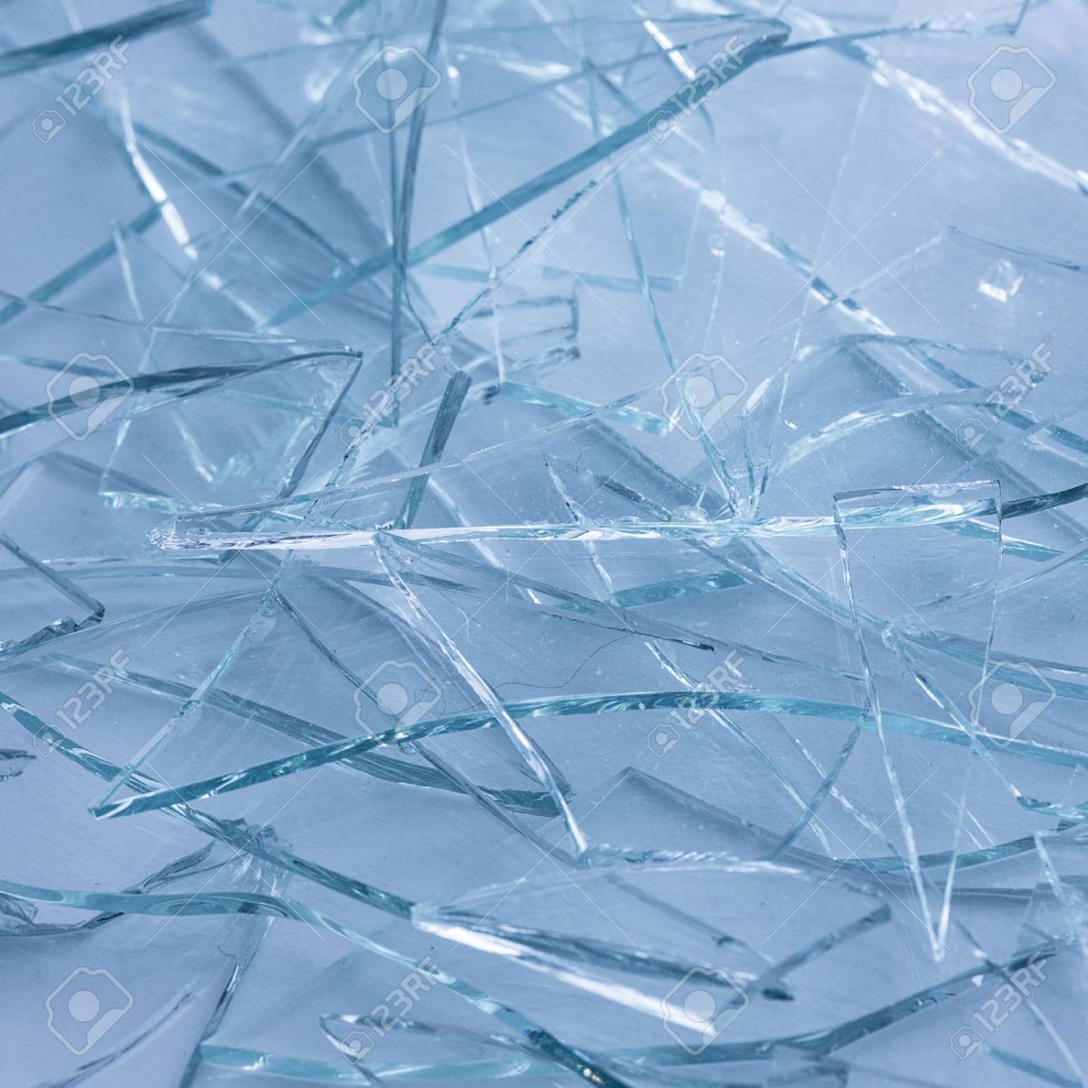 Стекло горстка разбитое