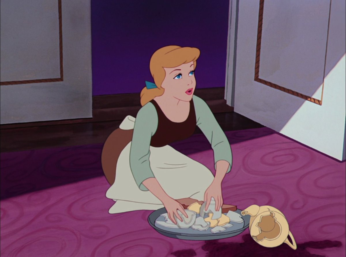 Золушка прибирается Дисней