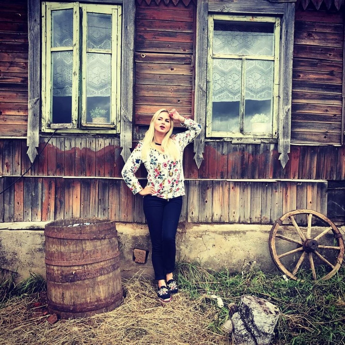 Девушки в деревне