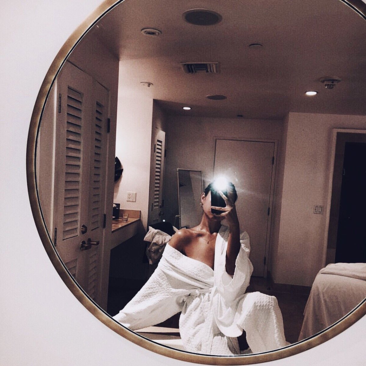 Необычные селфи в зеркале